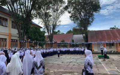 Upacara Puncak HUT Ke - 77 PGRI dan HGN Tahun 2022 Di SMP Negeri 1 Kwandang